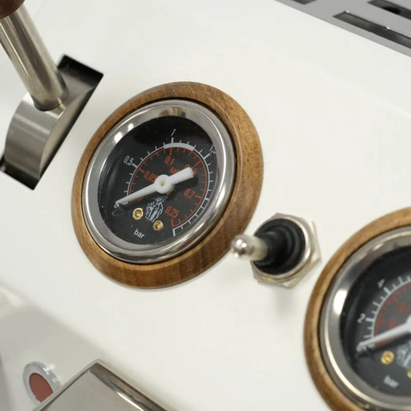 Family Home V3 Weiss + Holz Family Home V3 Weiss + Holz -Eureka Kaffee Geschaft 105247 105247 reneka family home 1g holz detail