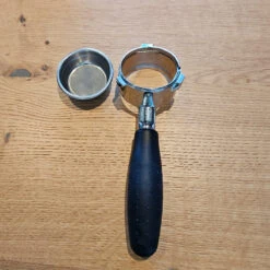 Bodenloser Siebträger -Eureka Kaffee Geschaft 105772 105772 reneka bodenloser siebtraeger auftisch mood